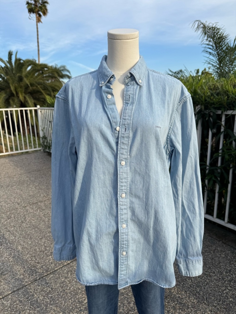 Levi's Light Blue Relaxed Button-Down Shirt with Red Label